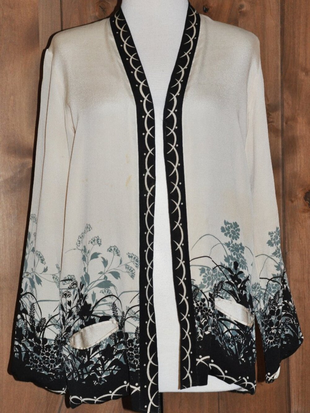 Ivory Kimono Leisure Jacket Open Front With Pale Mint Green & Black Design Long